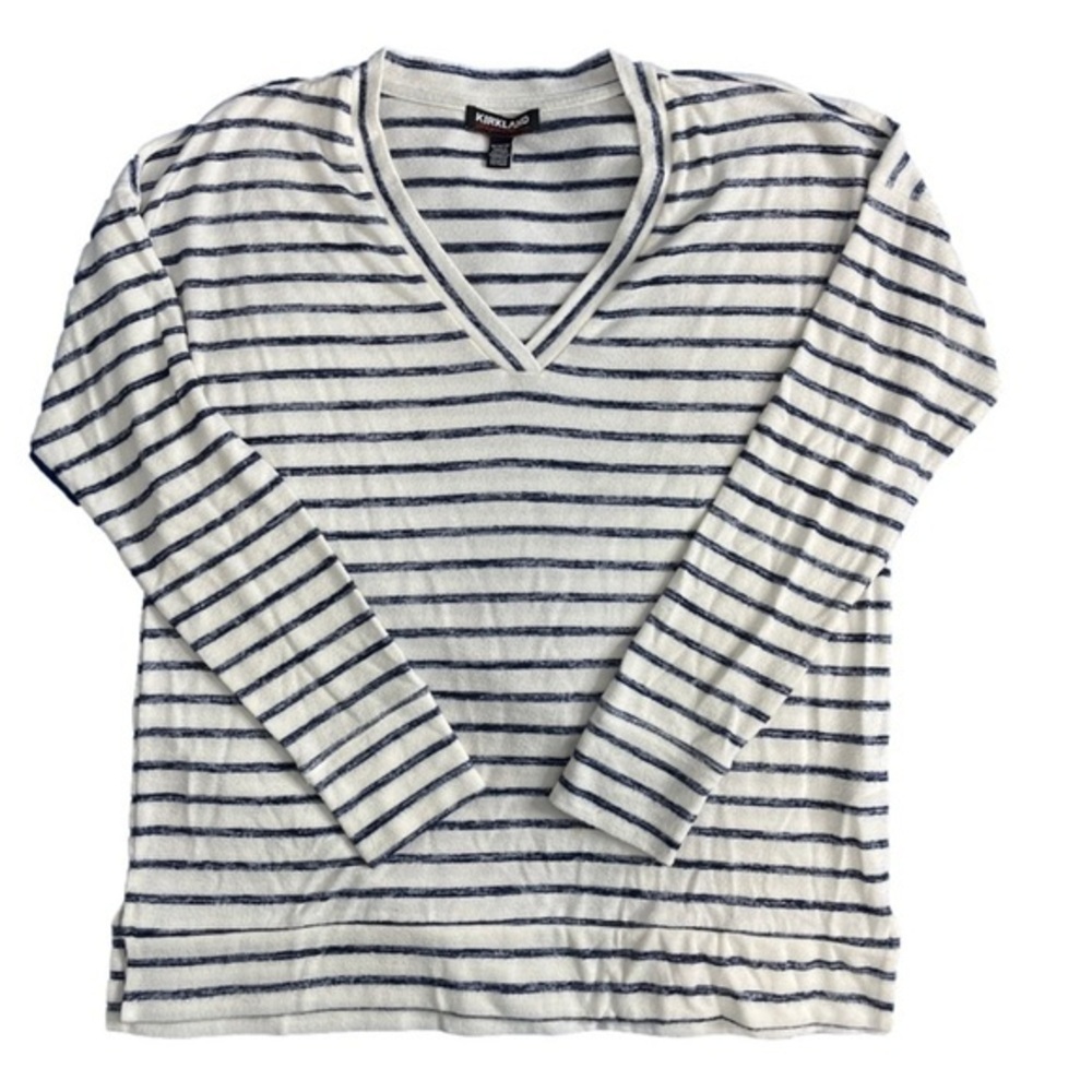 ⭐️ Kirkland striped long-sleeved V-neck top- size Medium